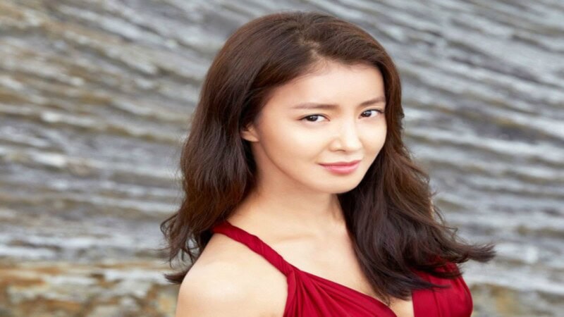 Lee Si-Young’s Shocking Divorce News Stuns Fans Worldwide