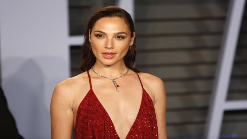Gal Gadot Faces Disruption at Walk of Fame Ceremony Amid Protests