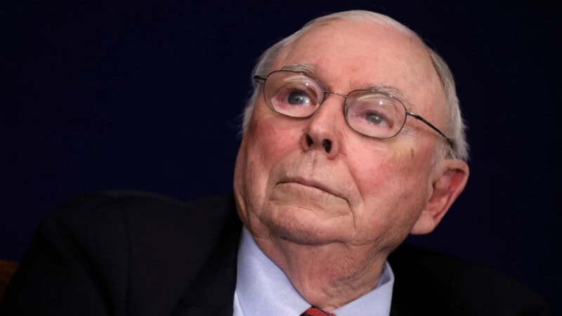 Charlie Munger’s Wisdom: 5 Inspirational Quotes from the Man Behind Warren Buffett’s Success