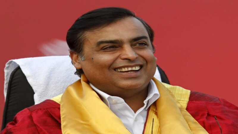 Mukesh Ambani, Isha Ambani & Shloka Mehta Shine at Mumbai Event: Viral Moments and Fashion Praise