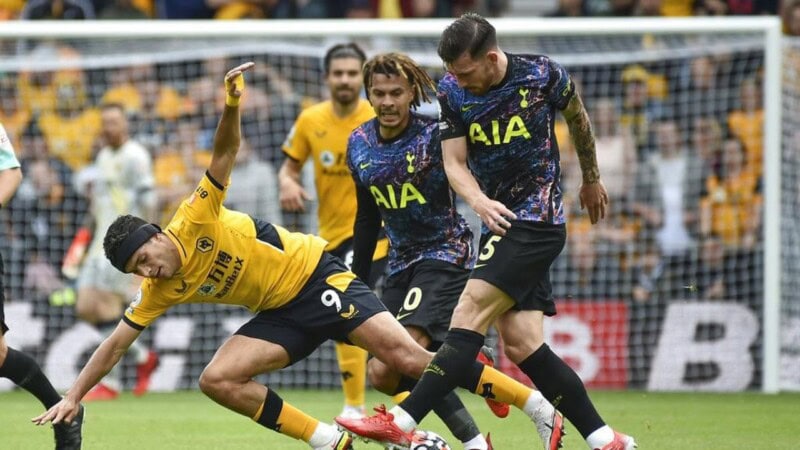 Wolves vs Tottenham: Wolves Dominate Spurs in 4-2 Home Victory