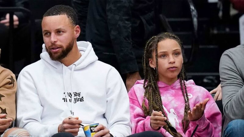 Riley Curry Steals the Show at NBA Play-In Game Courtside