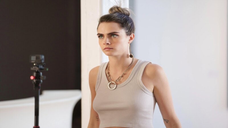 Cara Delevingne Stuns in Gucci at 2025 Golden Globes