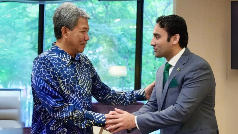 Shariah-compliant digital assets on cards as Pakistan Crypto Council CEO meets Malaysian FM