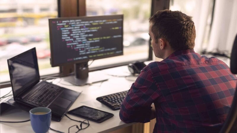Software Engineer: A Simple Guide to a High-Paying Career in Tech