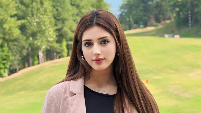 ‘She doesn’t want to lose Indian fans’: Netizens thrash Jannat Mirza for refusing to comment on Pak-India tensions