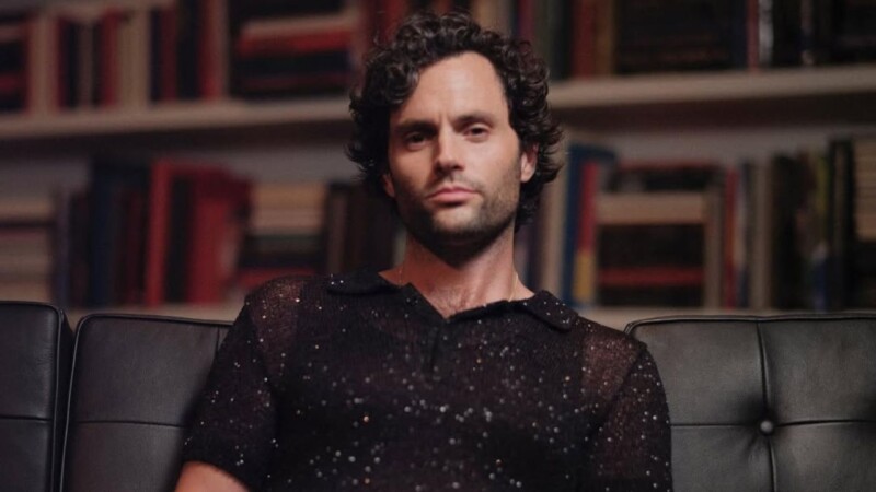 YOU star reveals keeping Holy Quran on bedside for reading