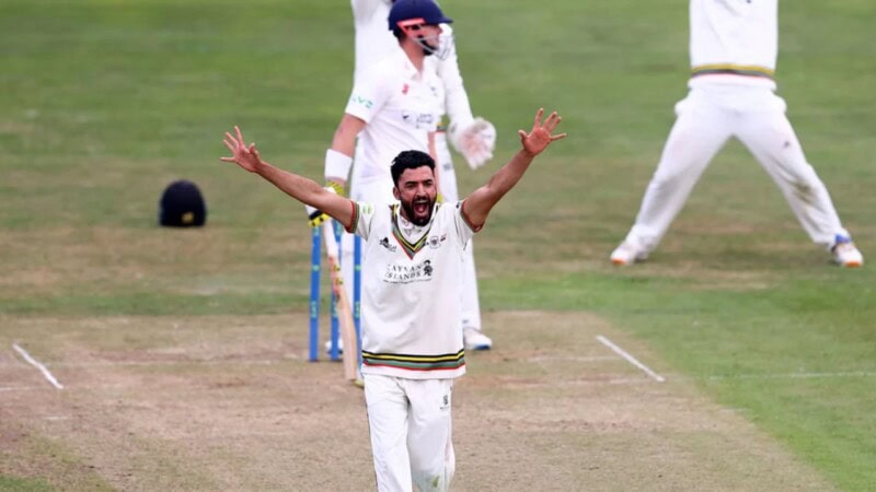 Former Pakistan star set for England debut
