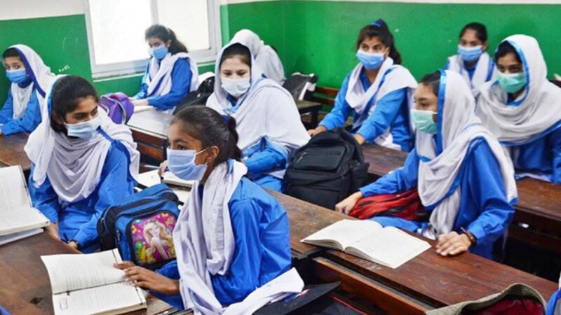 Punjab closes schools for two days amid as Pakistan faces off with India
