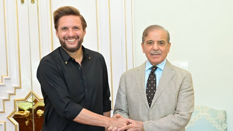 Afridi meets PM; congratulates armed forces on success of cross-border operation