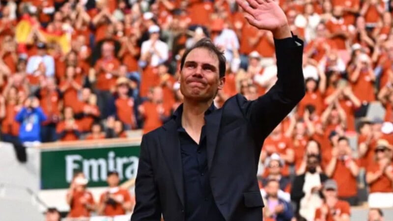 Rafael Nadal gets emotional farewell at French Open