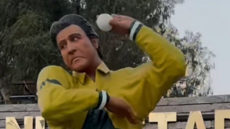Wasim Akram’s statue becomes meme material after picture goes viral