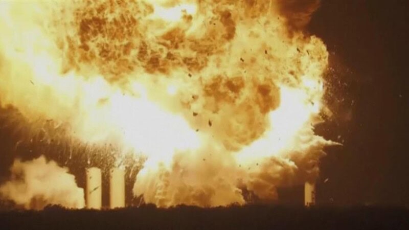 SpaceX Starship explodes on Texas launch pad