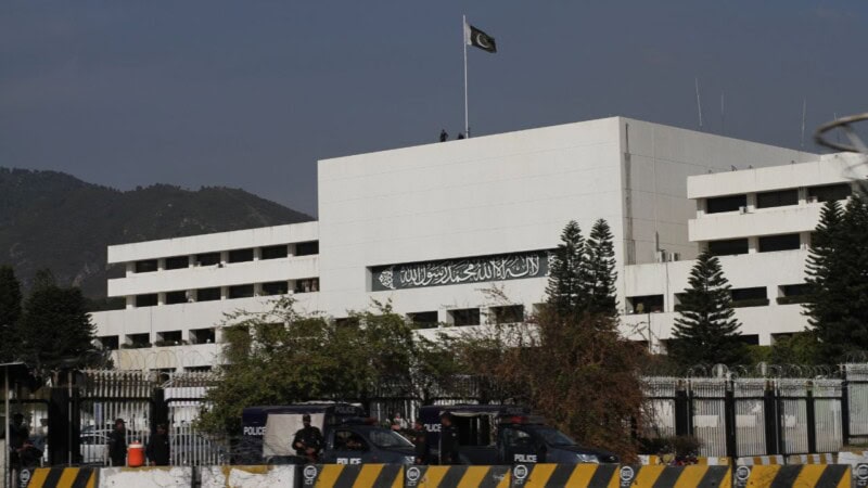 Grade-18 officer dismissed after 12 years of absence from duty