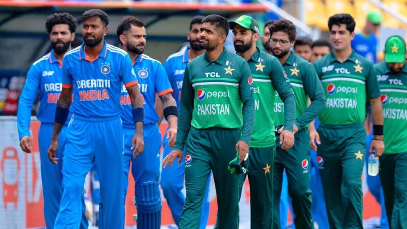 Pakistani, Indian cricketers unite in one team