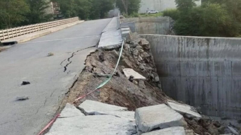 Islamabad’s newly-built Jinnah Square section collapses during first monsoon rain