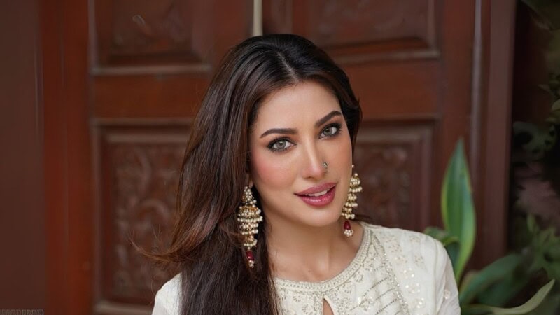 ‘We so fixated on age’; Mehwish Hayat slams the industry