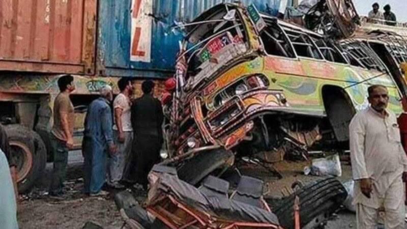 Six dead, 18 injured in Muzaffargarh bus-trailer collision