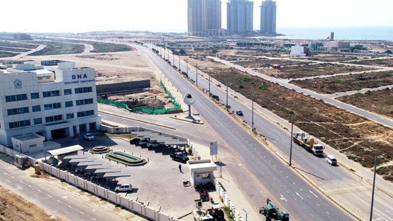 DHA Phase 8 restaurant refuses man service for wearing shalwar kameez