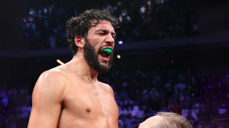 Hamzah Sheeraz hailed as next superstar after brutal stoppage win over Berlanga