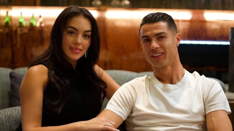 Cristiano, Georgina gets engaged after 10 years together