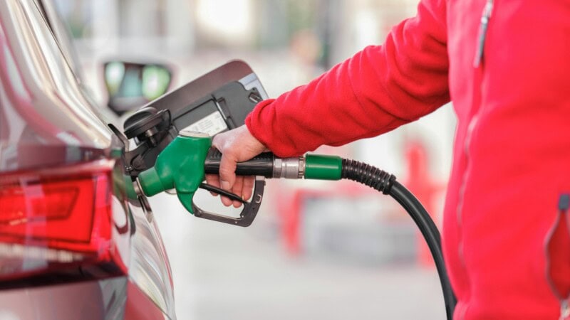 Diesel prices plummet by Rs12.84, petrol prices remain same