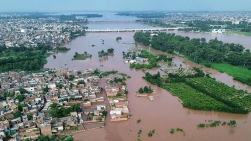 ‘Exceptionally high flood’ persists at barrages in Shahdara, Ganda Singh Wala