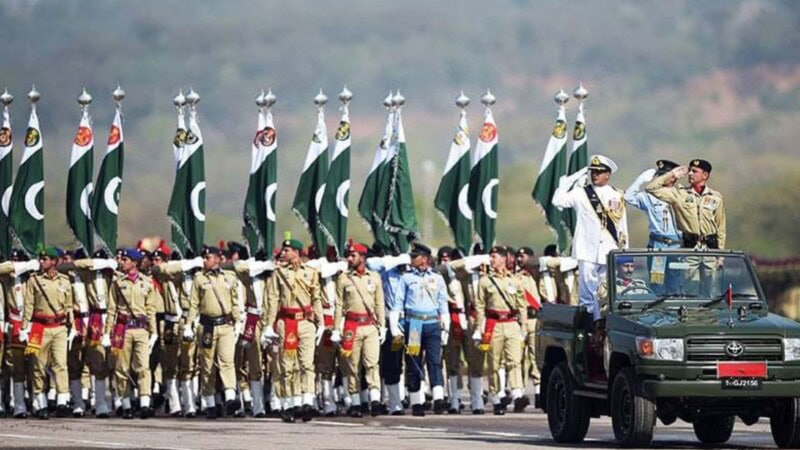 President, PM, military leadership pay glowing tribute to martyrs on Defence Day