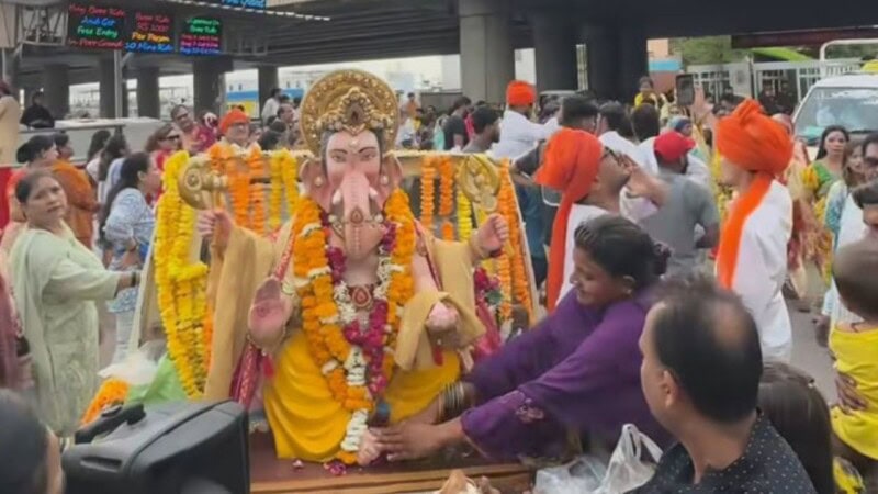Indians startled as Pakistani Hindus take to social media with Ganpati Visarjan celebrations