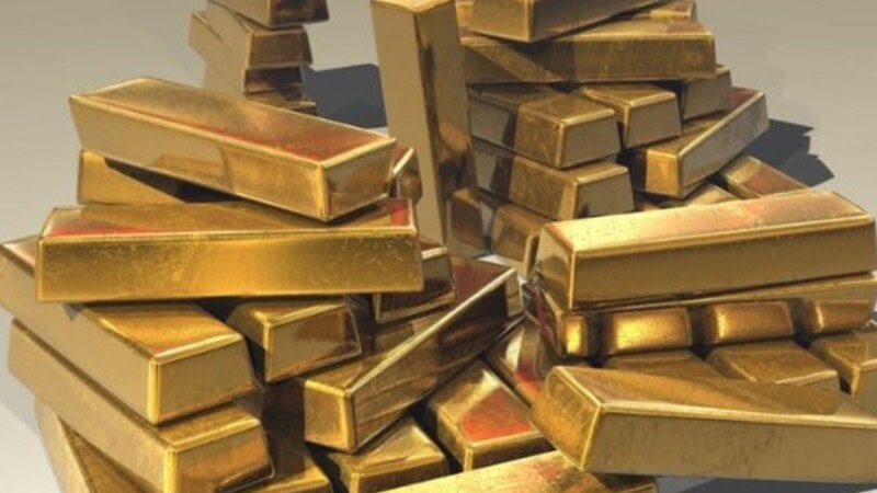 Gold prices reach all-time high of Rs384,000