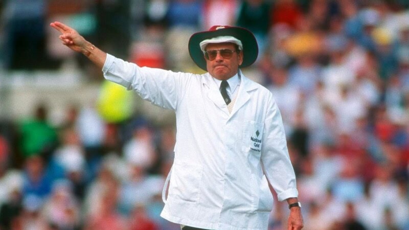 Legendary cricket umpire Dickie Bird passes away at 92