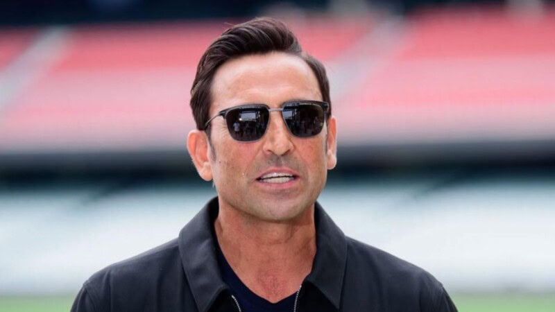 Younis Khan urges Pakistan to win final, shake hands with India