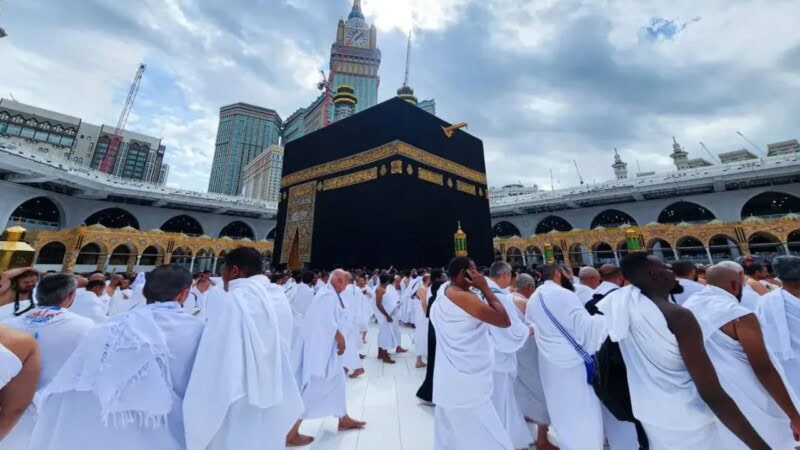Saudi Arabia allows all visa holders to perform Umrah