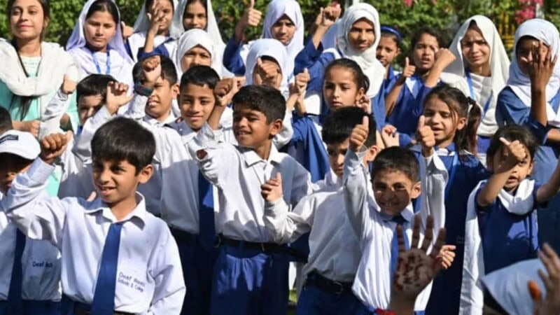 Here’s why schools, colleges have abruptly been closed in Lahore…