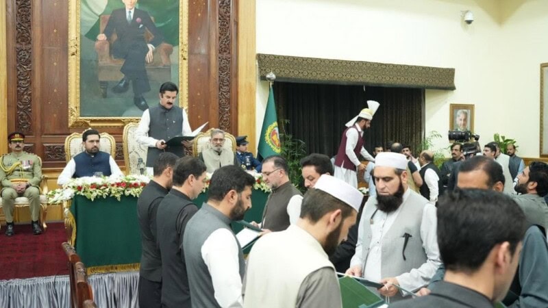 CM Afridi’s 13-member KP cabinet takes oath