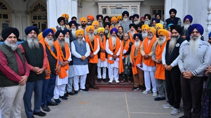 Pakistan rises above India’s politics of hate; welcomes Sikh pilgrims at Wagah