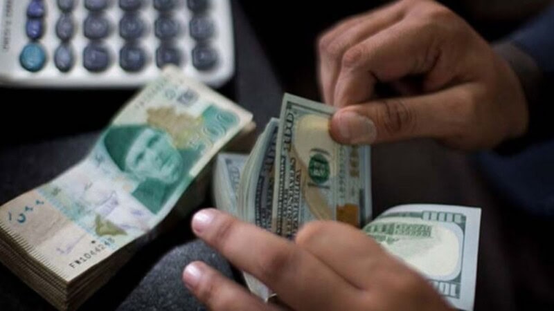 Current account deficit rises to $733 million