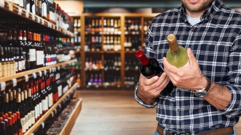 Saudi Arabia to open two new alcohol stores: reports