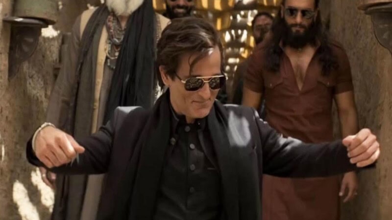 Internet thinks Akshaye Khanna copied father Vinod Khanna’s dance in Dhurandhar