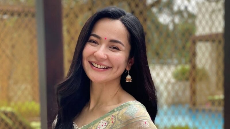 ‘Shadi tou hone do’: Hania Aamir has hilarious reaction to astrologer’s prediction about her marriage