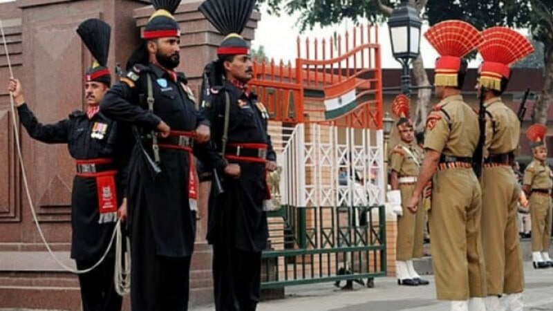 Pakistani who crossed border by mistake freed after 25 years in Indian jail