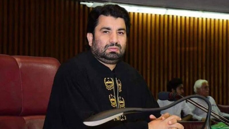 Former NA deputy speaker Qasim Suri says he now drives Uber in US