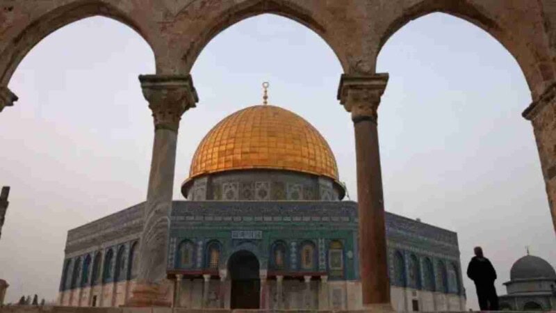 Israeli police arrest Al-Aqsa Imam in occupied Jerusalem