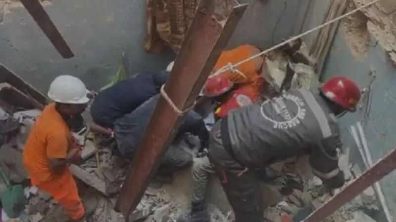 13 dead as Karachi building collapses after gas explosion