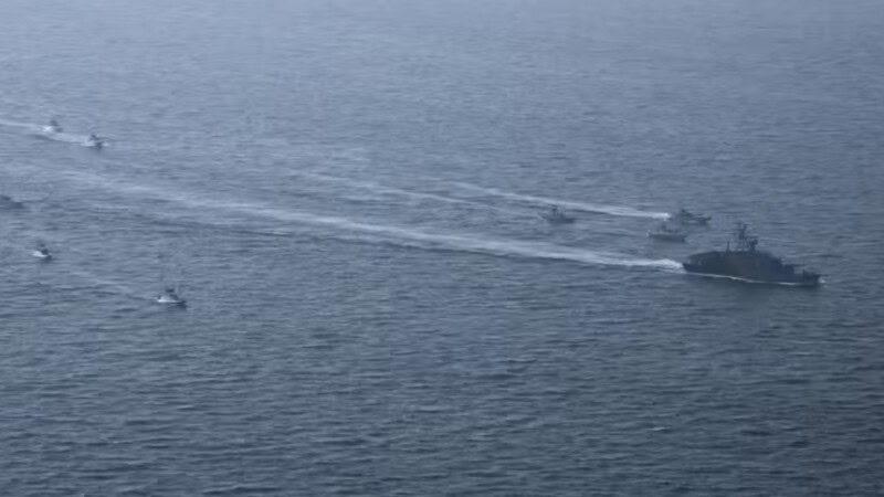 Iran says countries that expel US, Israeli envoys can have Hormuz passage