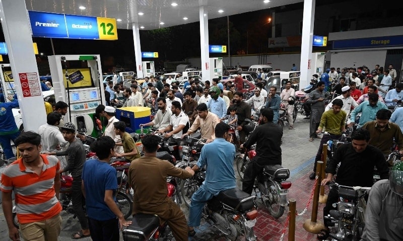 Govt cuts petrol price by Rs2.20, diesel by Rs1.50 per litre