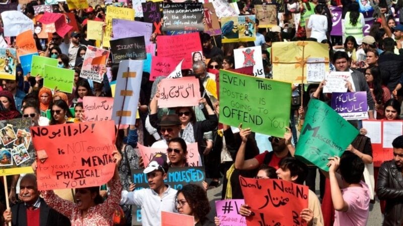 ‘You can’t wear that’: Sindh govt grants NOC to Aurat March with ban on ‘objectionable clothing’