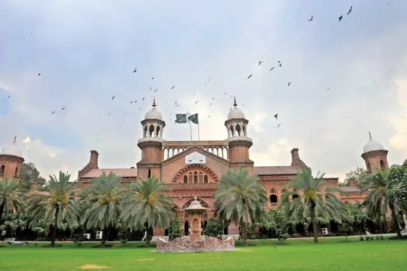 Court rules 17-year-old can not be forcibly placed in paternal custody
