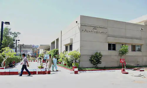 Inquiry rubbishes hospital’s claims, confirms woman gave birth in toilet of Karachi hospital