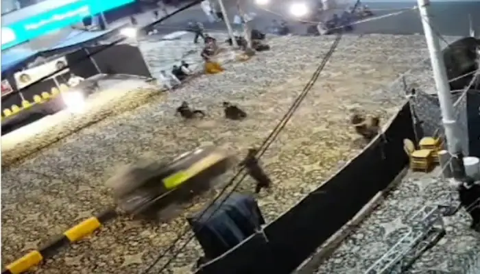 14 injured as vehicle crashes into tent outside Karachi Imambargah